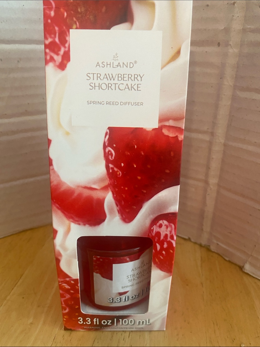 Ashland Strawberry Shortcake Reed Diffuser w 7 reeds. NWT.